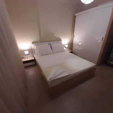 Castello Apartment *